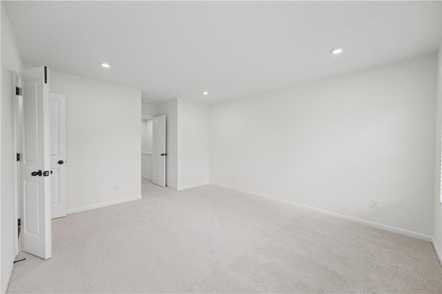Spacious, unfurnished interior of a new home in Village Green, Adairsville (Image 11).