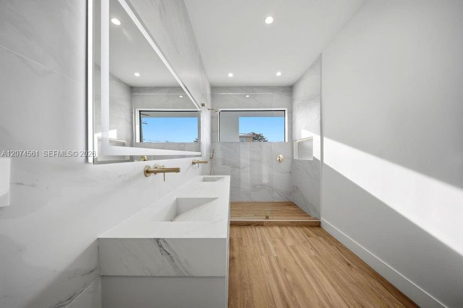 Image 70 of a home in .