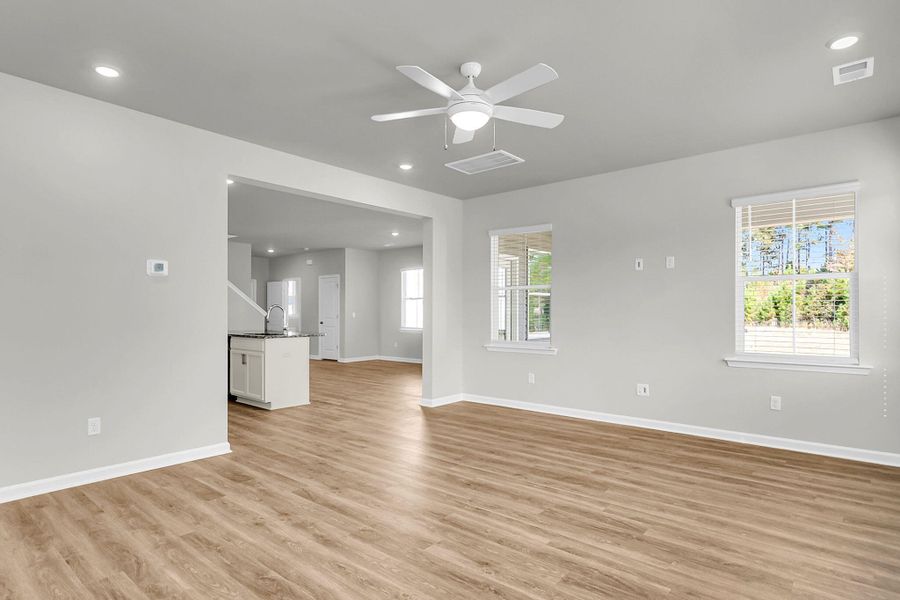 Spacious, unfurnished interior of a new home in Wildcat Chase, Summerville (Image 21).