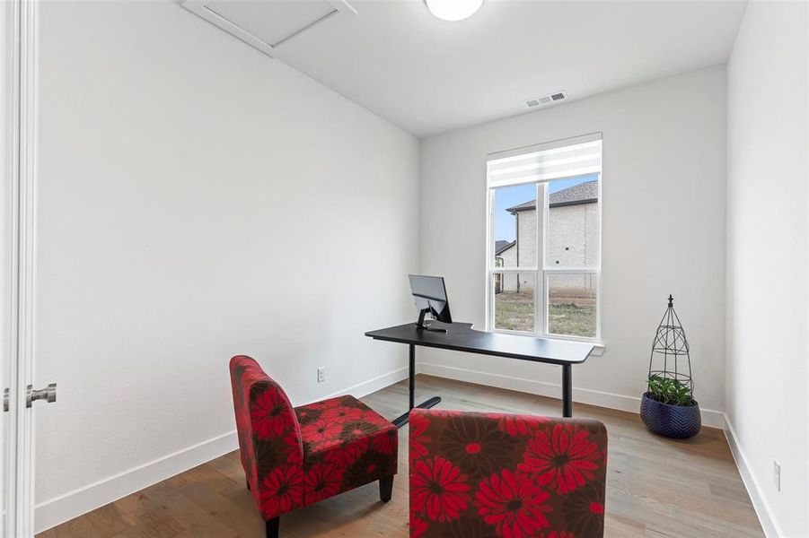 Furnished interior view inside a new home in , Prosper (Image 25).