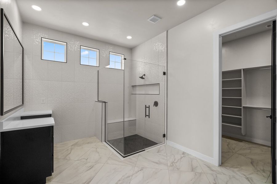 Image 43 of a home in Verdancia.