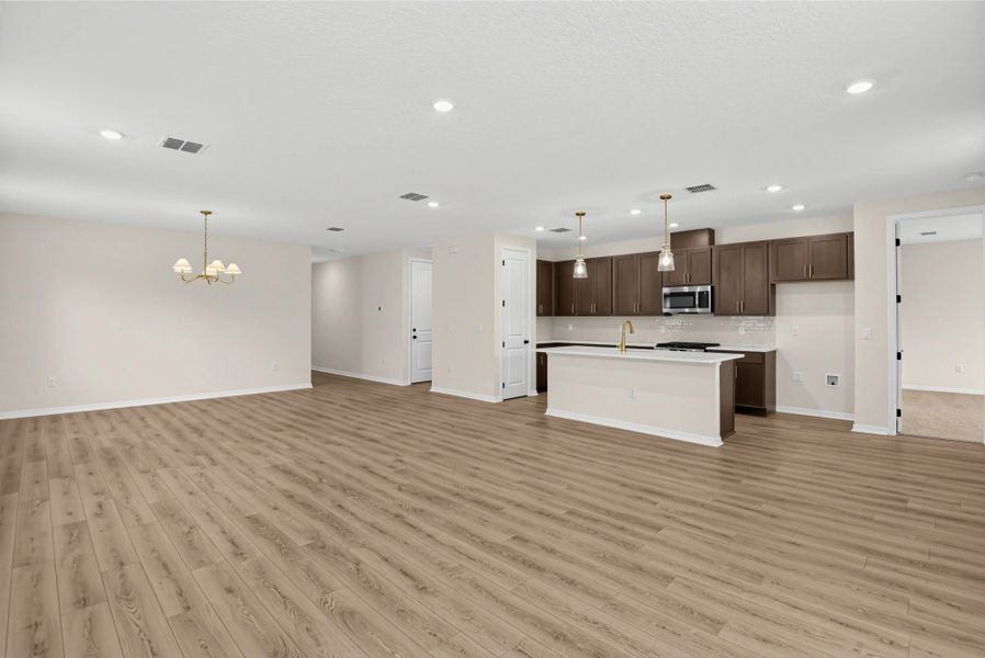 Spacious, unfurnished interior of a new home in Ardisia Park, New Smyrna Beach (Image 17).