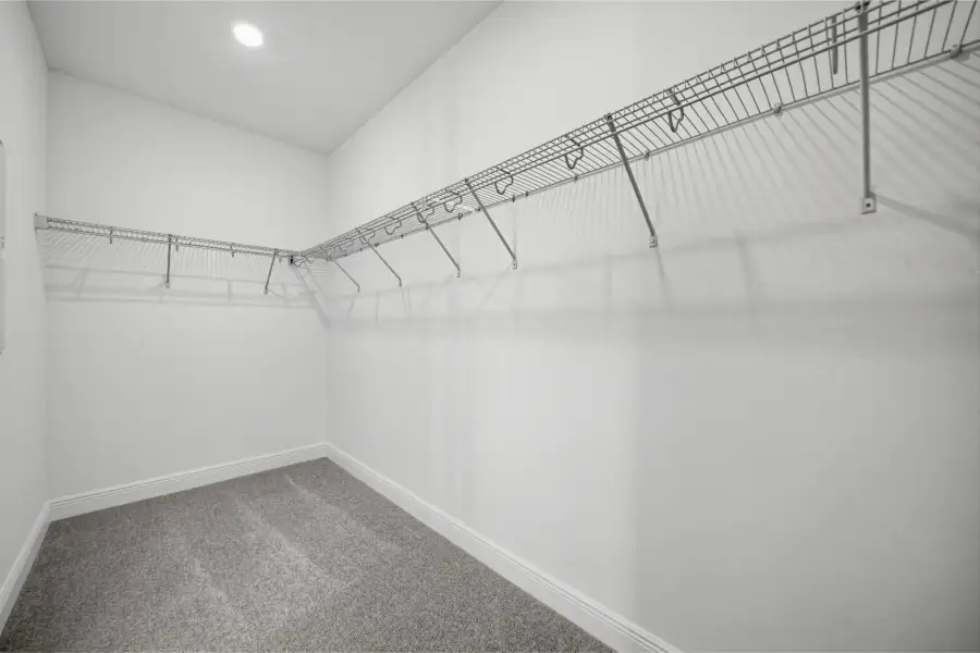 Spacious, unfurnished interior of a new home in Trailside, Mount Dora (Image 24).