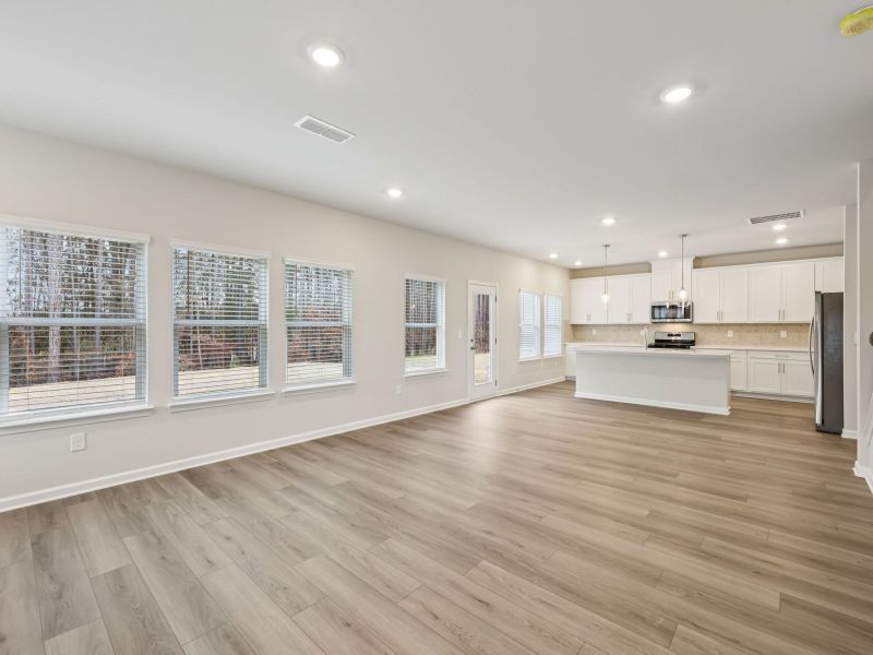 Spacious, unfurnished interior of a new home in Northwoods at Mirror Lake, Villa Rica (Image 12).