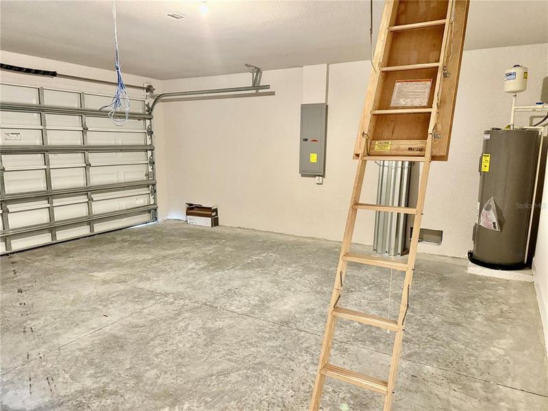 Spacious, unfurnished interior of a new home in South Gulf Cove, Port Charlotte (Image 13).