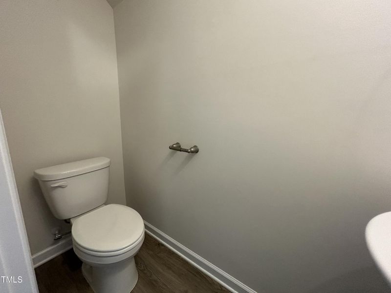 Powder room pic 2
