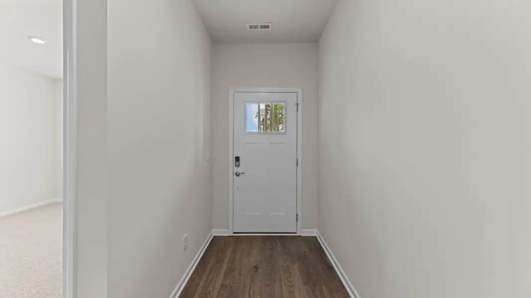 Spacious, unfurnished interior of a new home in Chambray, New Bern (Image 11).