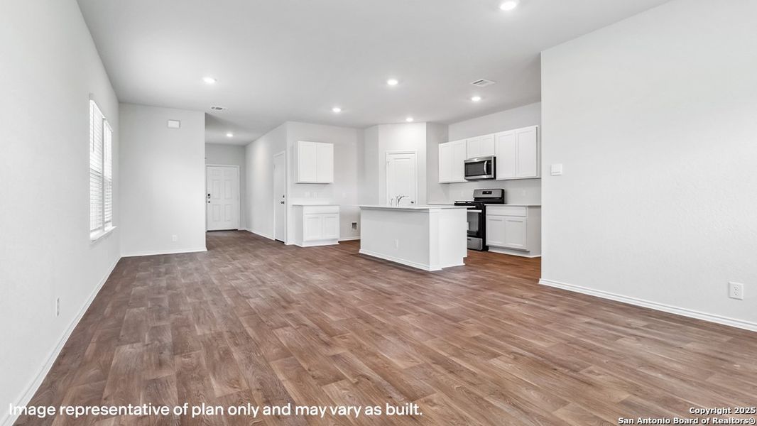 Spacious, unfurnished interior of a new home in Stonehill, San Antonio (Image 26). Spacious, unfurnished interior of a new home in Stonehill, San Antonio (Image 26).