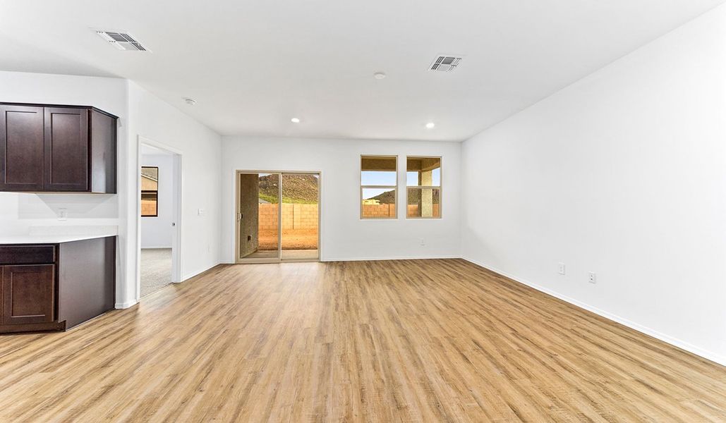 Spacious, unfurnished interior of a new home in Saguaro Bloom, Marana (Image 15). Spacious, unfurnished interior of a new home in Saguaro Bloom, Marana (Image 15).