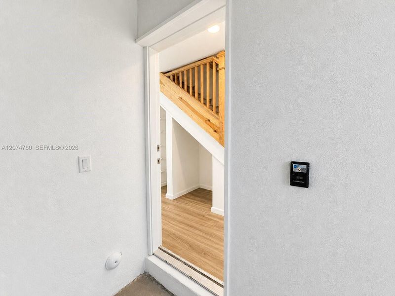Spacious, unfurnished interior of a new home in , Hollywood (Image 23).
