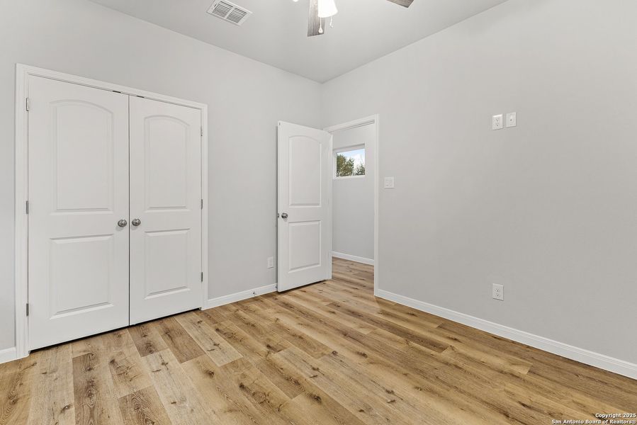 Spacious, unfurnished interior of a new home in , San Antonio (Image 34).