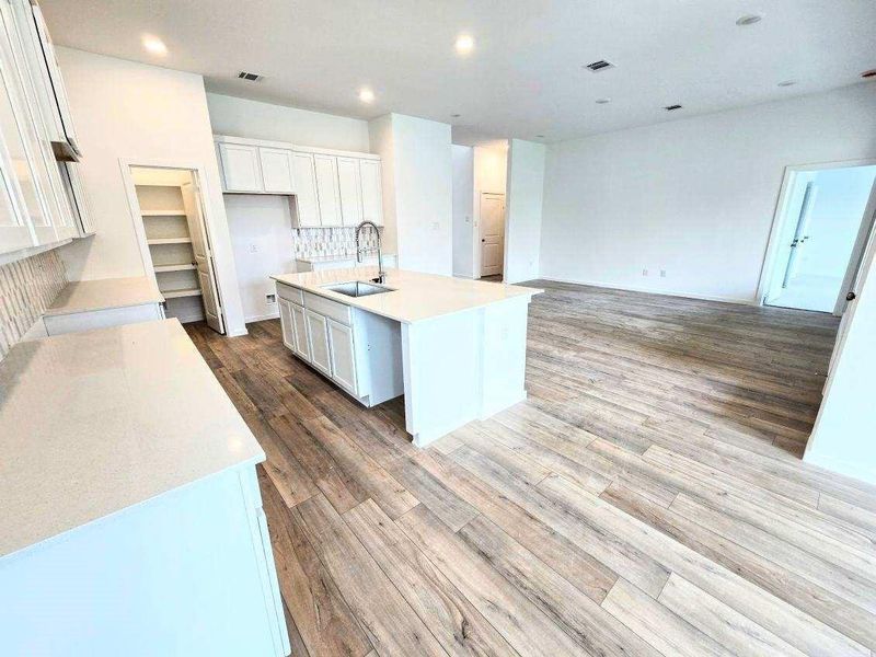 *Not actual home, pictures representative of same floor plan*