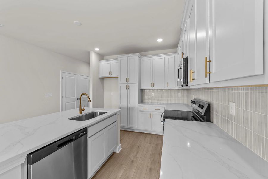 Palmetto floorplan with Serene Collection - features and finishes may vary