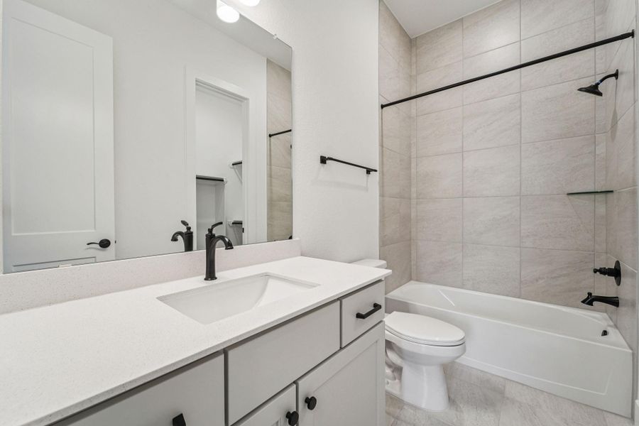 Furnished interior view inside a new home in Evergreen, Conroe (Image 5). Furnished interior view inside a new home in Evergreen, Conroe (Image 5).