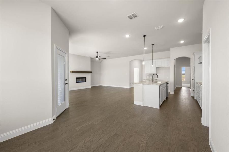 Spacious, unfurnished interior of a new home in Coyote Crossing, Godley (Image 33). Spacious, unfurnished interior of a new home in Coyote Crossing, Godley (Image 33).