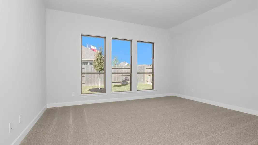 Spacious, unfurnished interior of a new home in Valencia, Manvel (Image 12).