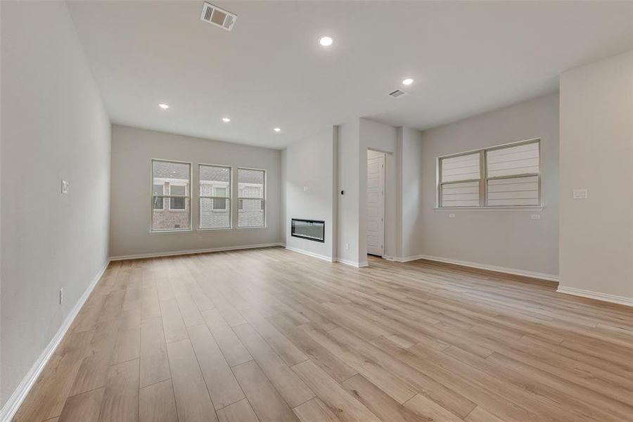 Spacious, unfurnished interior of a new home in City Point, North Richland Hills (Image 30).