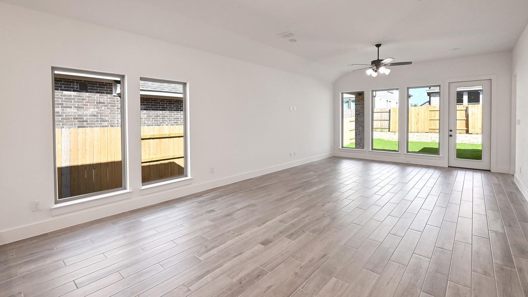 Spacious, unfurnished interior of a new home in Crosswinds 50', Kyle (Image 22). Spacious, unfurnished interior of a new home in Crosswinds 50', Kyle (Image 22).