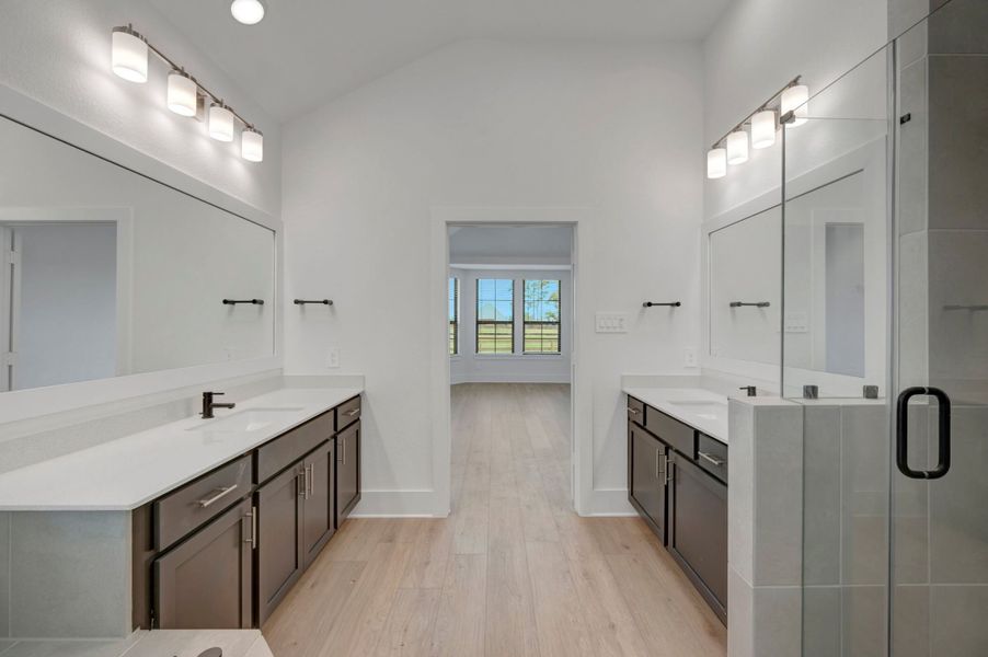 Owner's Bathroom Owner's Bathroom
