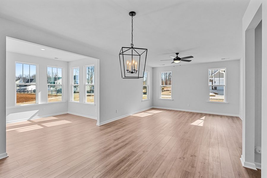 Spacious, unfurnished interior of a new home in Fieldstone, Lexington (Image 26).