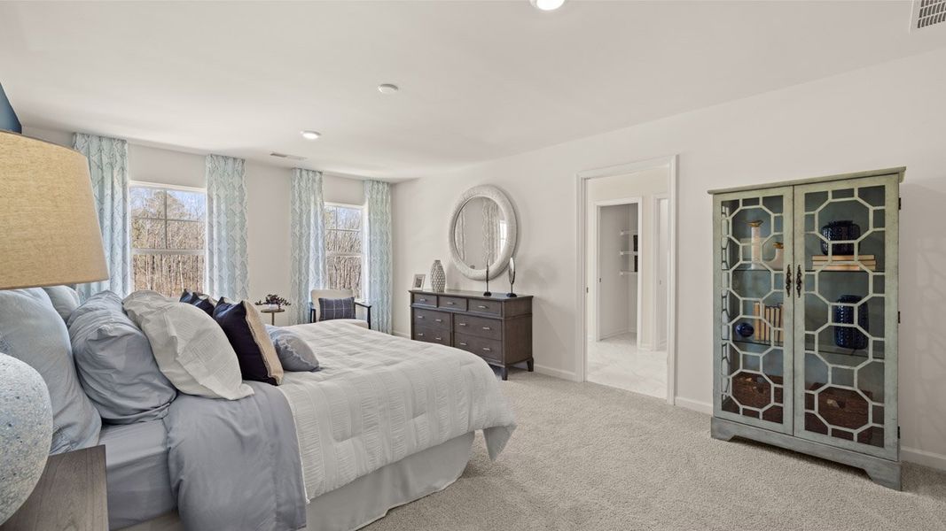Representative furnished interior of a home built from the Hayden by D.R. Horton in Kingston Ranch at Lake Oconee, Buckhead (Image 16).