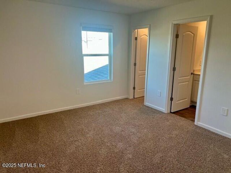 Spacious, unfurnished interior of a new home in Corsair, Middleburg (Image 20).