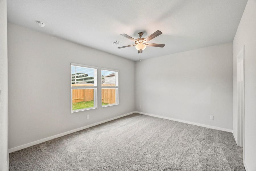 Spacious, unfurnished interior of a new home in Crockett Meadows, Conroe (Image 25).