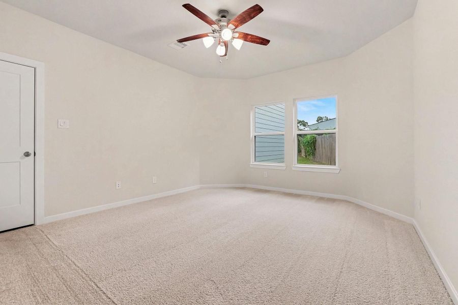 Spacious, unfurnished interior of a new home in Canyon Creek, Conroe (Image 22). Spacious, unfurnished interior of a new home in Canyon Creek, Conroe (Image 22).
