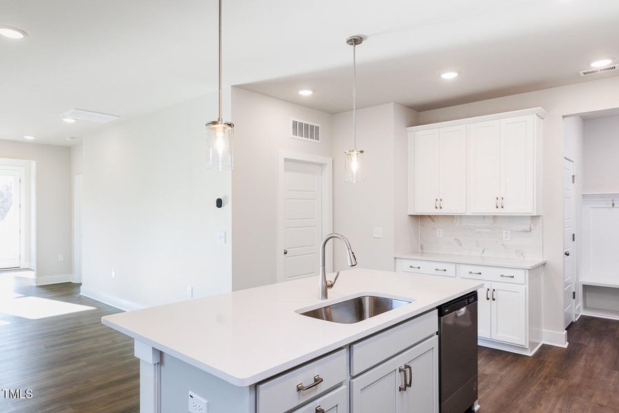 Stonebarrow_Lot48_MorganFC_QMI (11) Stonebarrow_Lot48_MorganFC_QMI (11)