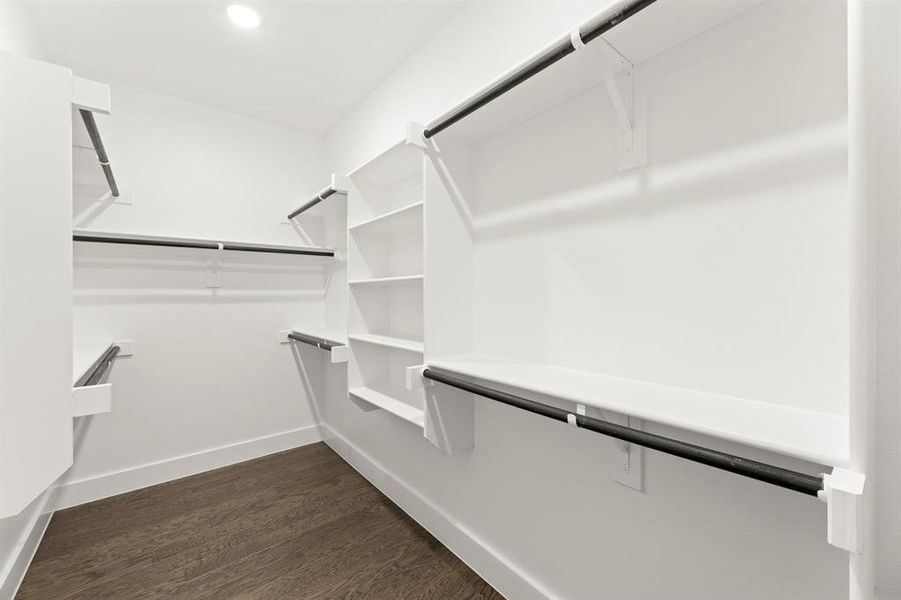 19. 721 Wilderness - Closet 19. 721 Wilderness - Closet