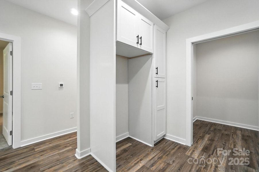 Spacious, unfurnished interior of a new home in , Hickory (Image 25).