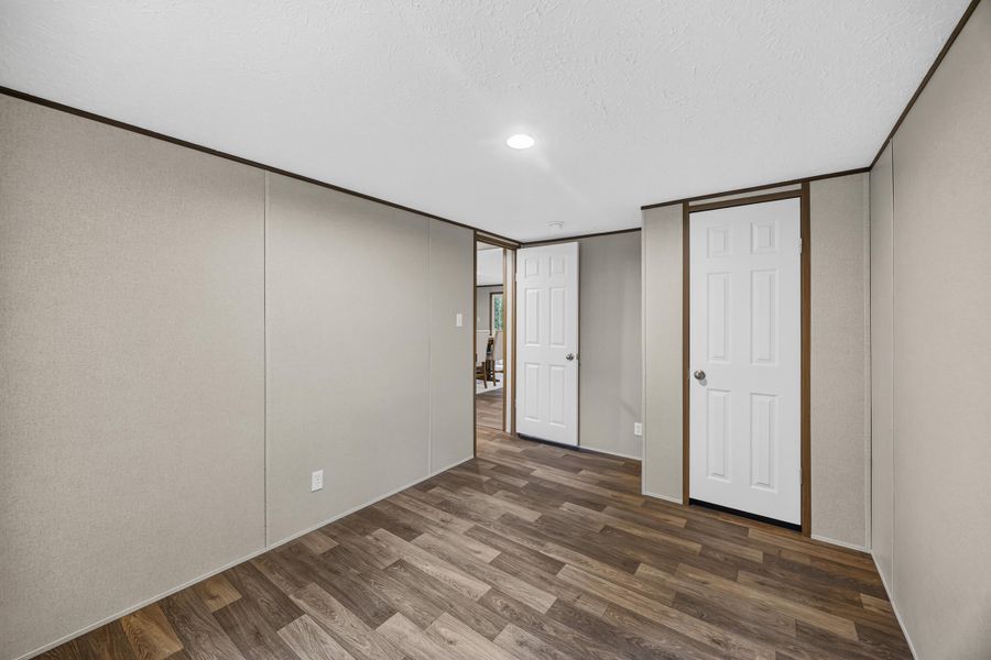 Spacious, unfurnished interior of a new home in , Ravenel (Image 18).