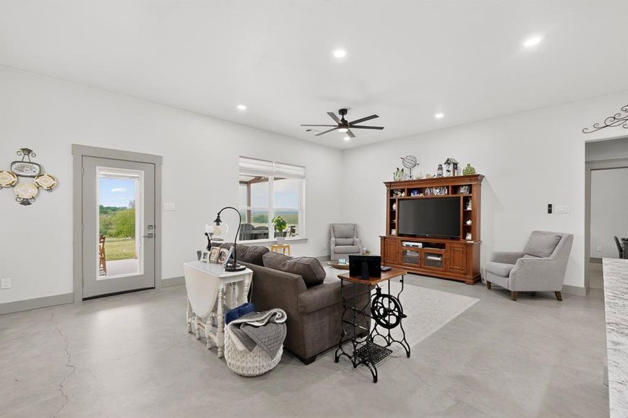 Furnished interior view inside a new home in , Whitewright (Image 29).