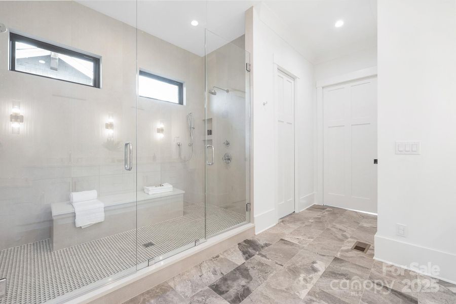 Image 43 of a home in .