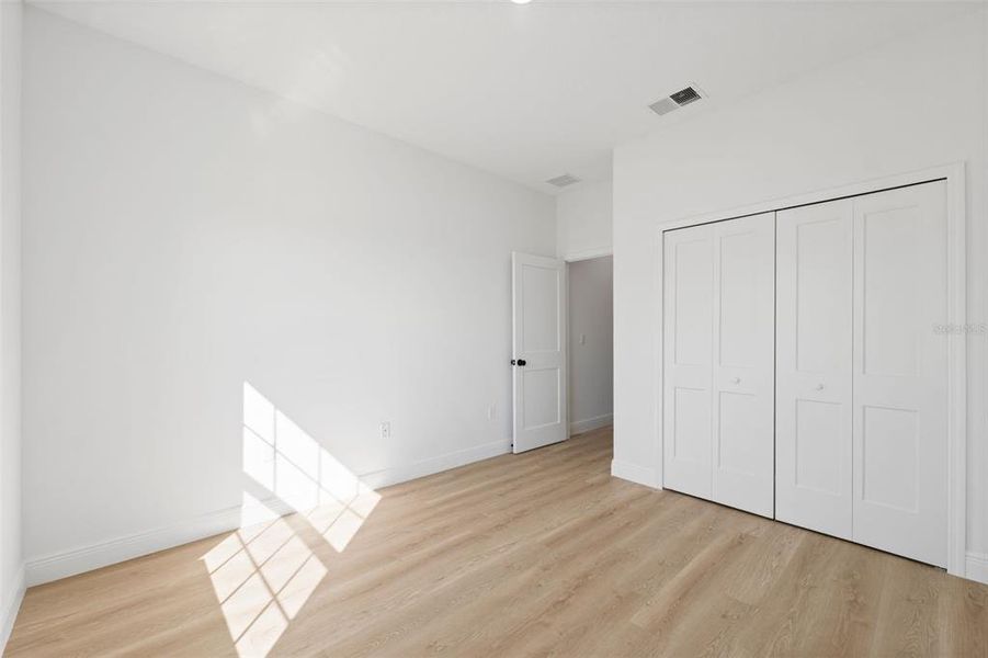 Spacious, unfurnished interior of a new home in , Ocala (Image 15).