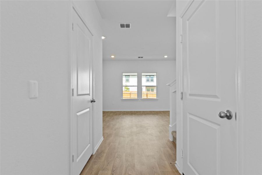 Spacious, unfurnished interior of a new home in Palomino, Manor (Image 16).