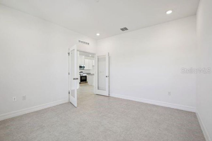 Spacious, unfurnished interior of a new home in , Punta Gorda (Image 21).