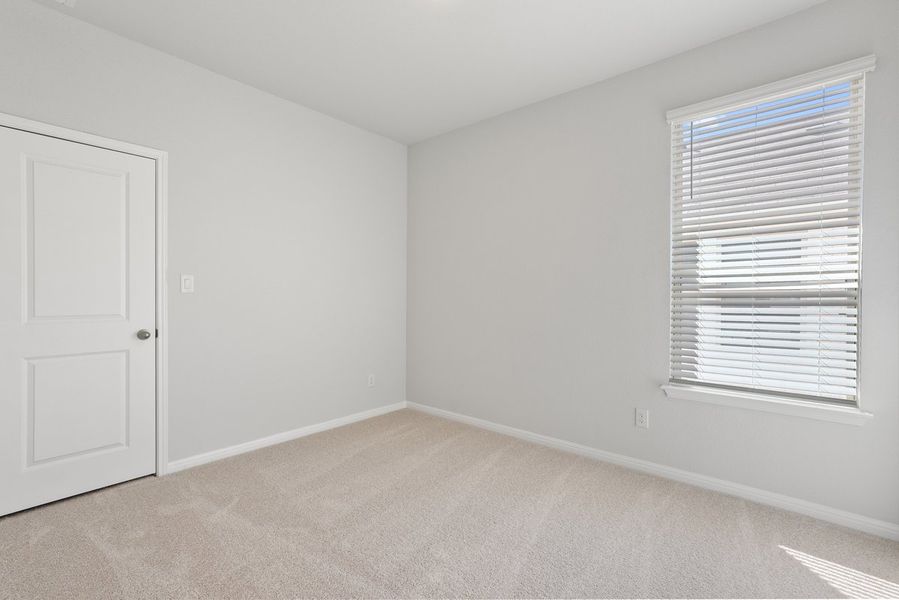 Spacious, unfurnished interior of a new home in Crosswinds, Kyle (Image 22).
