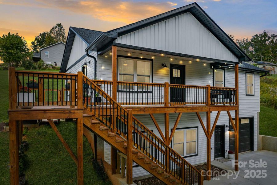 Welcome home to 121 Ponder Street, a darling home less than 1 mile from the charm of Main Street, Mars Hill. Welcome home to 121 Ponder Street, a darling home less than 1 mile from the charm of Main Street, Mars Hill.