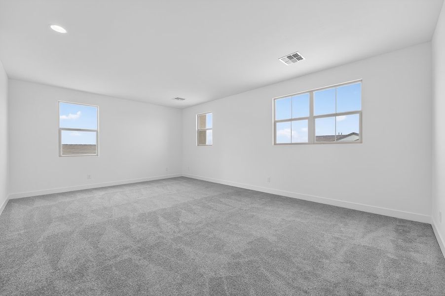 Spacious, unfurnished interior of a new home in Ladera Trails, Queen Creek (Image 20).