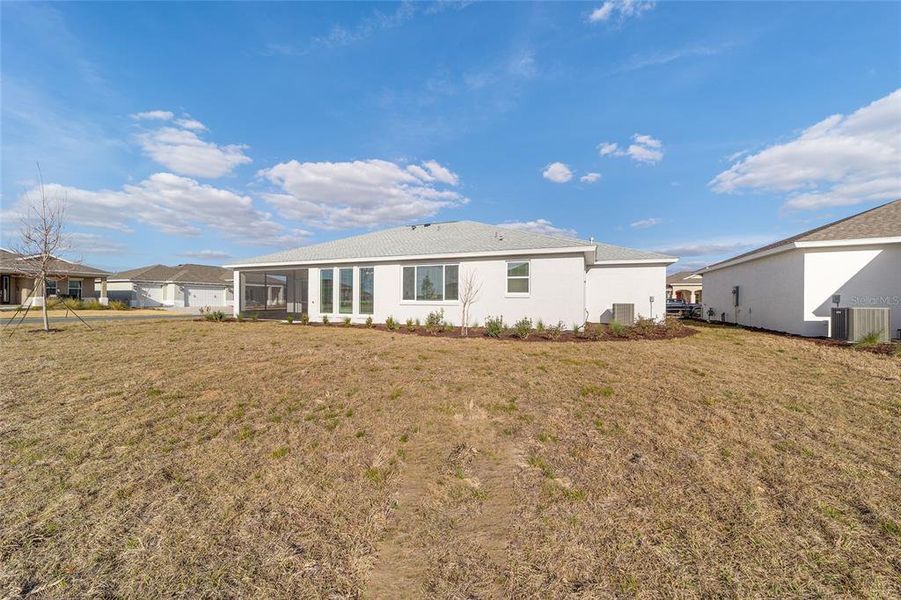 Exterior details and patio area of a home in , Ocala (Image 27).