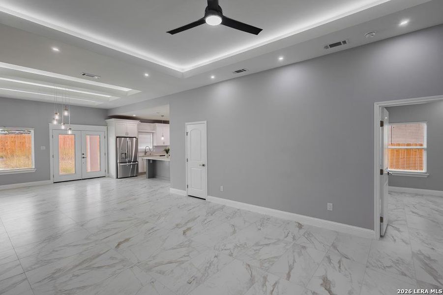 Spacious, unfurnished interior of a new home in , Eagle Pass (Image 24).