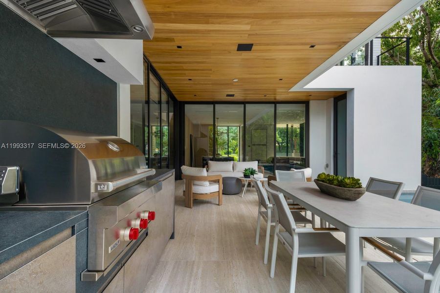 Exterior details and patio area of a home in , Miami (Image 28).