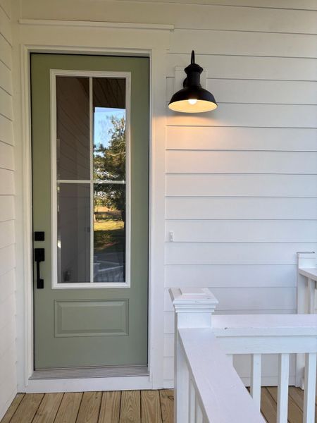 Exterior details and patio area of a home in , Charleston (Image 30).