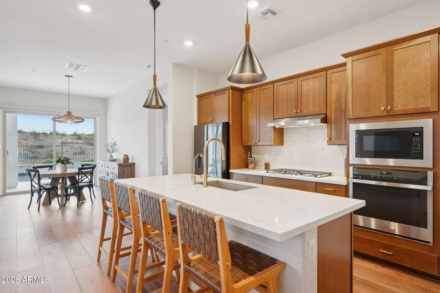 20-web-or-mls-W Roanoke Ave-S2901-020