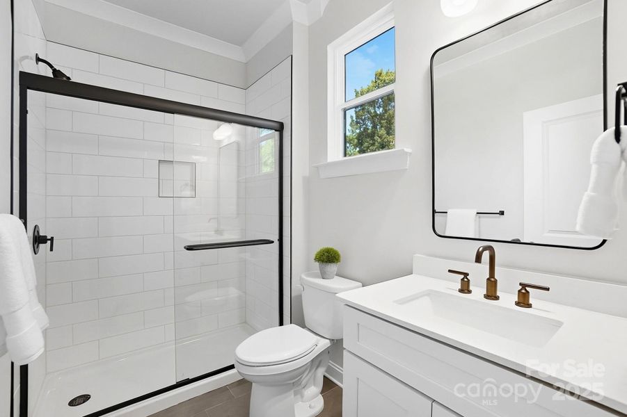 Bedroom 4 Ensuite on Main