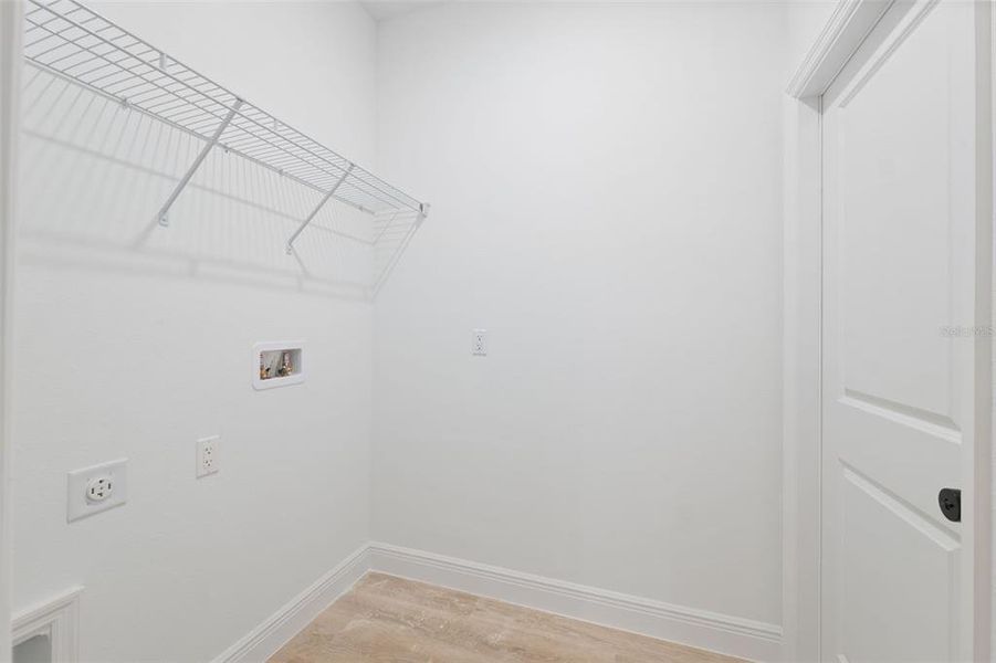 Spacious, unfurnished interior of a new home in , Ocala (Image 31).