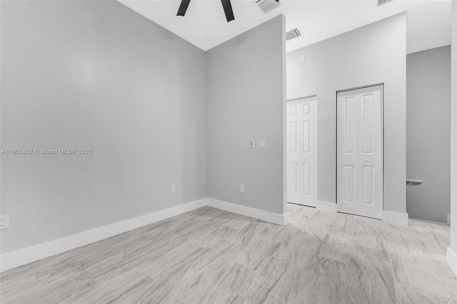Spacious, unfurnished interior of a new home in , Miami (Image 77).