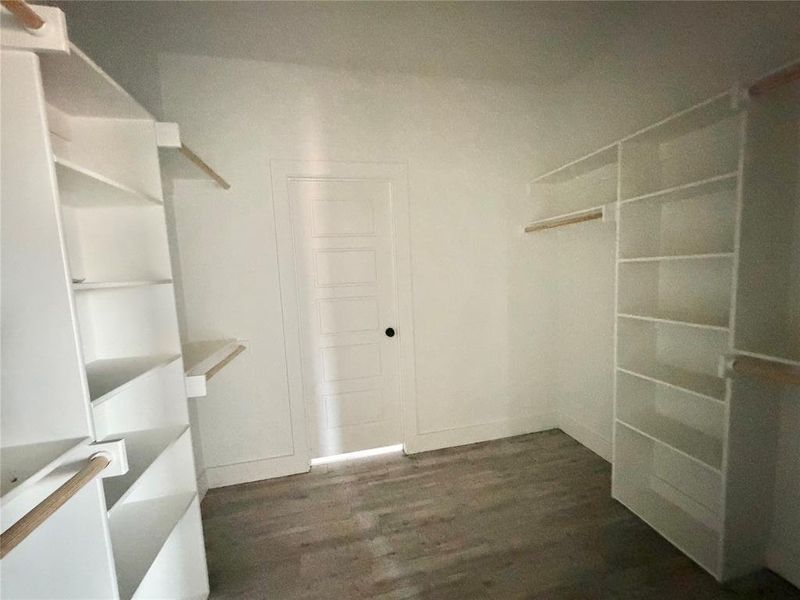 Spacious, unfurnished interior of a new home in , Weatherford (Image 24).