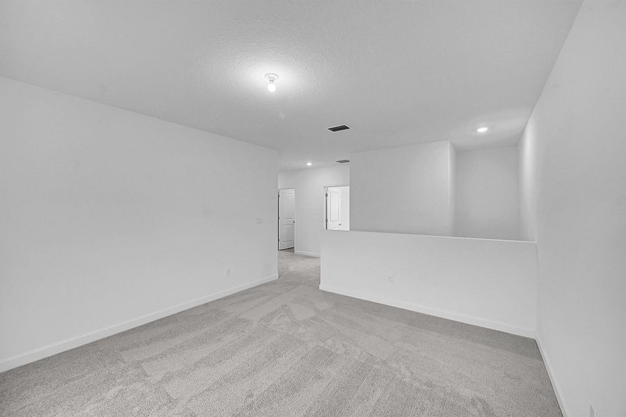 Spacious, unfurnished interior of a new home in Seagrove: The Indies, Fort Pierce (Image 20).